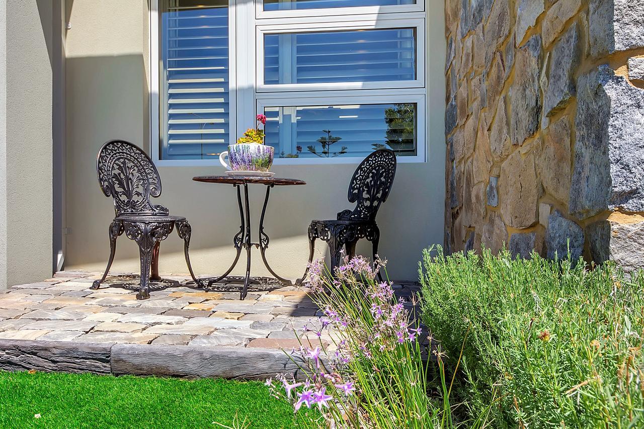 Lavender Manor Bnb Bed & Breakfast Alkimos Екстериор снимка